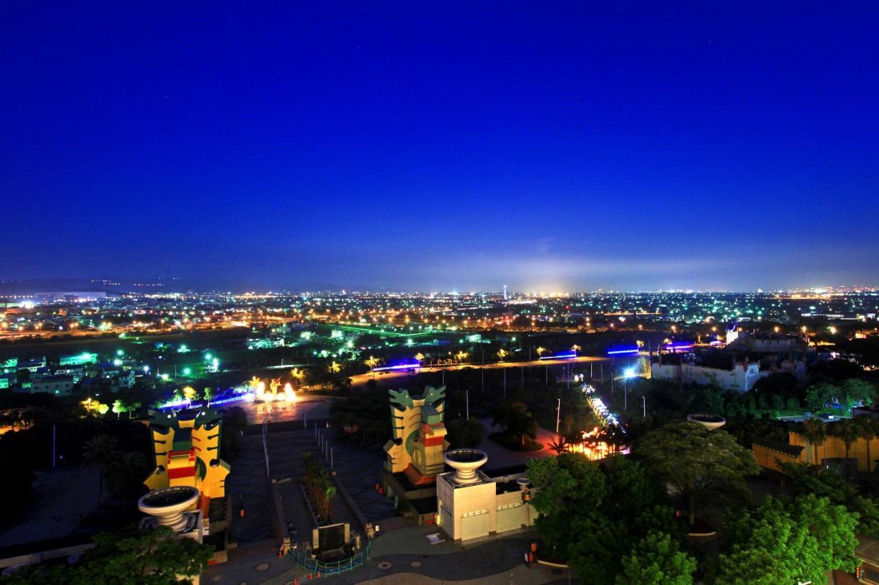 Fullon Hotel Lihpao Resort Houli Exterior photo View of the city at night