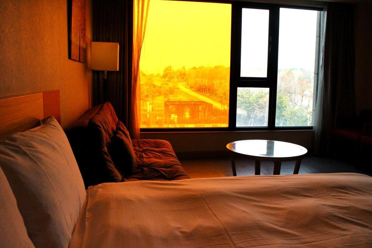 Fullon Hotel Lihpao Resort Houli Exterior photo A room at the hotel