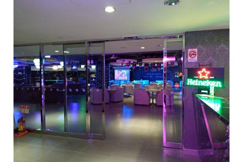 Fullon Hotel Lihpao Resort Houli Exterior photo The interior of a nightclub in Pattaya, Thailand